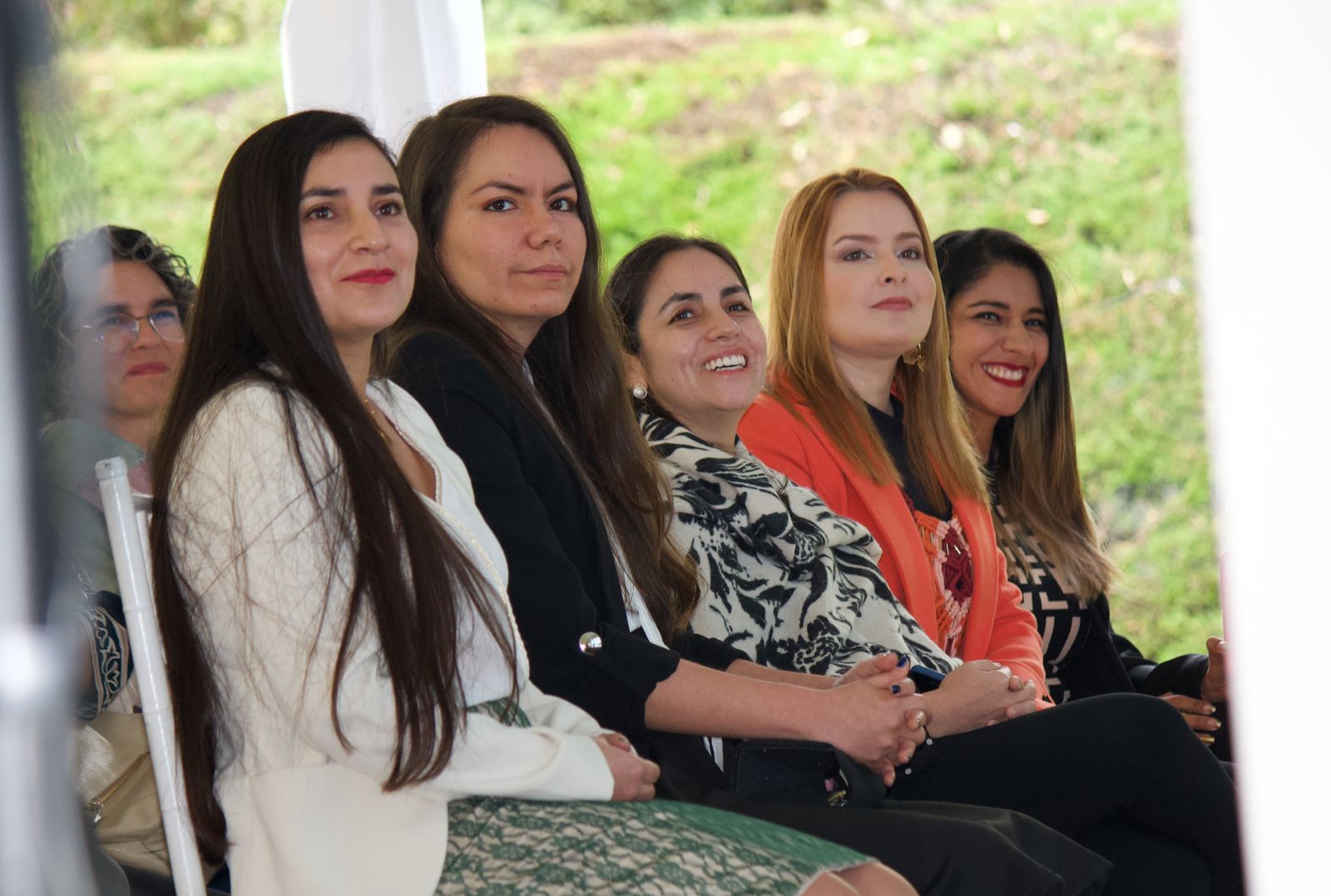 10 colombianas serán galardonadas con el premio ‘Para las Mujeres en la  Ciencia’