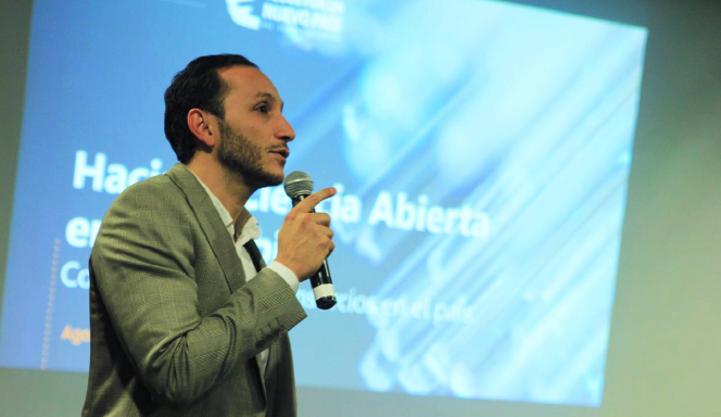 Alejandro Olaya dio apertura al evento con la conferencia: Hacia una Ciencia Abierta en Colombia