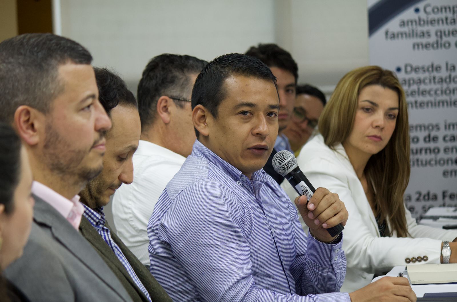 •	El ministro Arturo Luna Tapia recibió las propuestas del sector académico y empresarial para fortalecer la Ciencia, Tecnología e Innovación en del departamento de Antioquia.