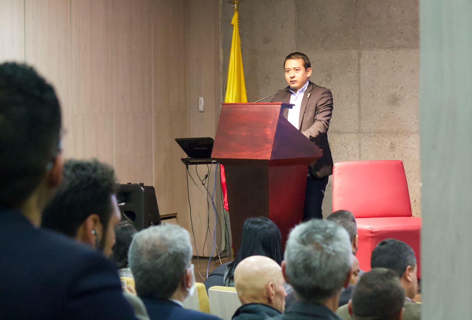 •	El ministro Luna aseguró que “la ciencia es útil porque puede garantizar una transformación productiva, sustentada en el conocimiento”.