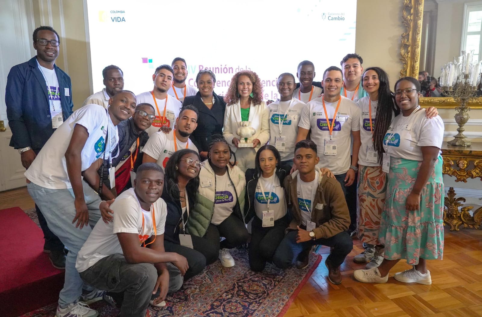 Jóvenes Nueva generación de jóvenes en Ciencia para la Paz