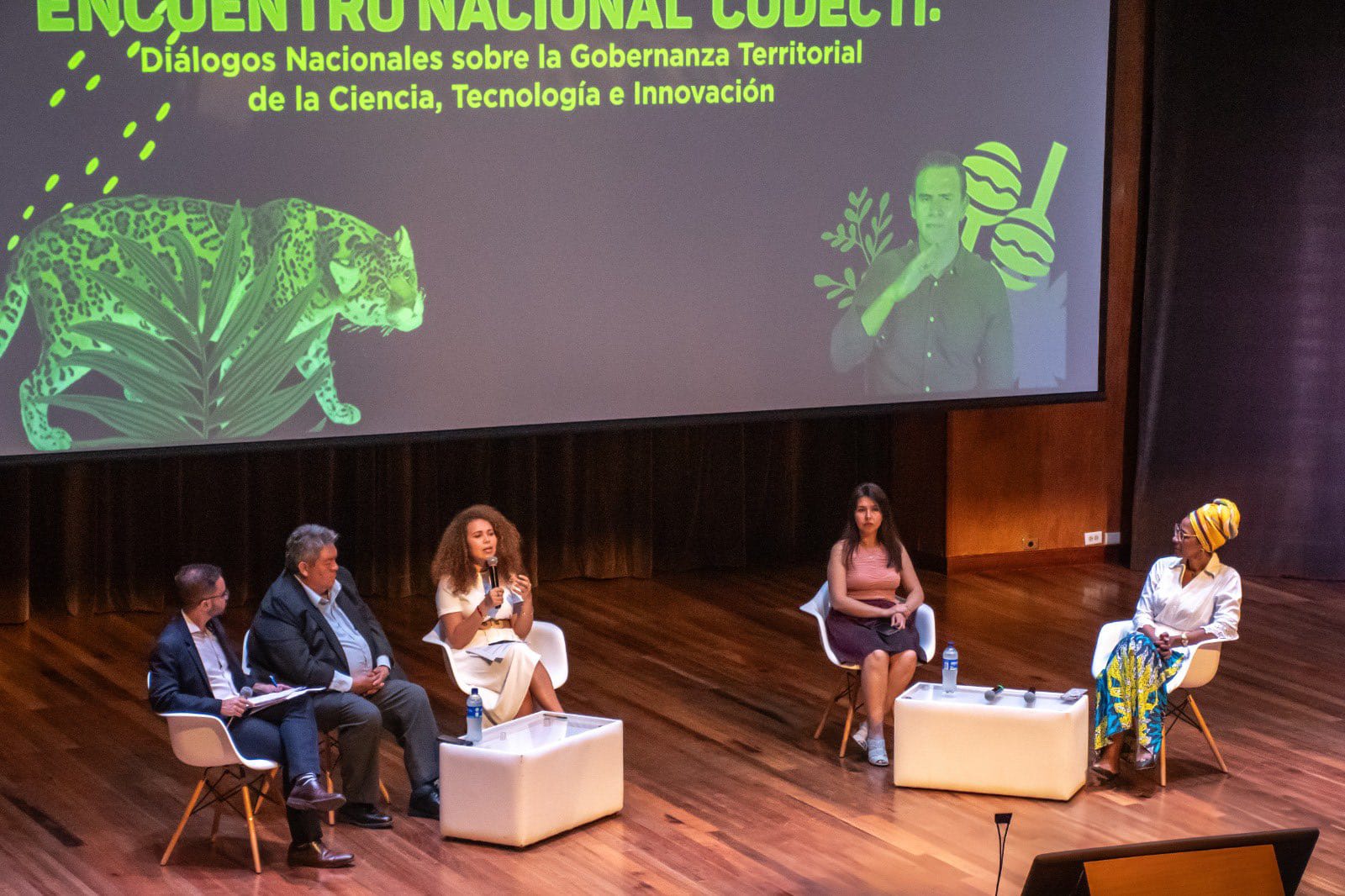 Foto: Participación de la Ministra Yesenia Olaya en “Foro gobernanza para el cambio: hacia una CTeI más inclusiva”