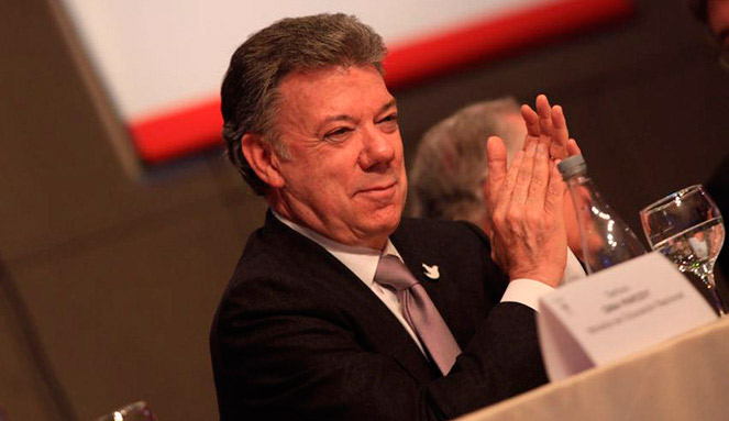 Presidente Santos anuncia condonación adicional para becarios más afectados por la devaluación del peso