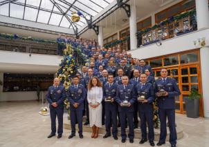 Ministra celebra avance científico y tecnológico de la Fuerza Aeroespacial Colombiana