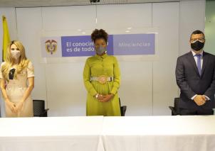 Ministra Mabel Torres junto a los nuevos viceministros Sergio Cristancho Marulanda y Ana María Aljure Reales
