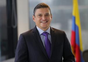 La “Orden del Congreso de Colombia en el grado de Gran Cruz con Placa de oro”, destaca la gran capacidad del ministro de Ciencia, Tecnología e Innovación para dirigir el desarrollo de soluciones innovadoras, mejorando la competitividad, incrementando la e