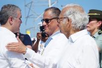  El presidente de la República, Iván Duque Márquez, condecoró con la Medalla fe en la Causa de la Armada Nacional al primer director de Colciencias Capitán Alberto Ospina Taborda y al actual director, Diego Hernández Losada