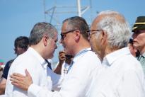  El presidente de la República, Iván Duque Márquez, condecoró con la Medalla fe en la Causa de la Armada Nacional al primer director de Colciencias Capitán Alberto Ospina Taborda y al actual director, Diego Hernández Losada