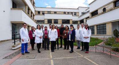 Brinda servicios de salud ambulatorios especializados en dermatología