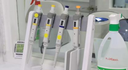 El Ministerio de Ciencia, Tecnología e Innovación fortaleció un nuevo laboratorio, esta vez en las instalaciones de Gencell Pharma