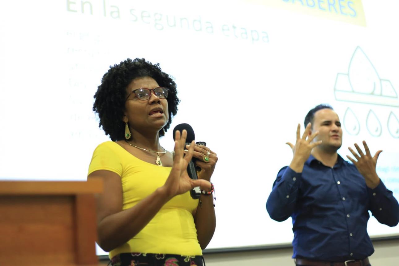 La Ministra de Ciencia, Tecnología e Innovación, Mabel Gisela Torres Torres,  participa en un nuevo encuentro dentro del proyecto Diálogo de Saberes en la Universidad de Antioquia.